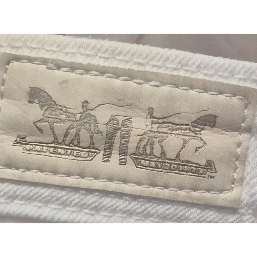 Levi Strauss women's white‎ denim shorts 22W cuffed legs 9" inseam classic - Picture 12 of 14